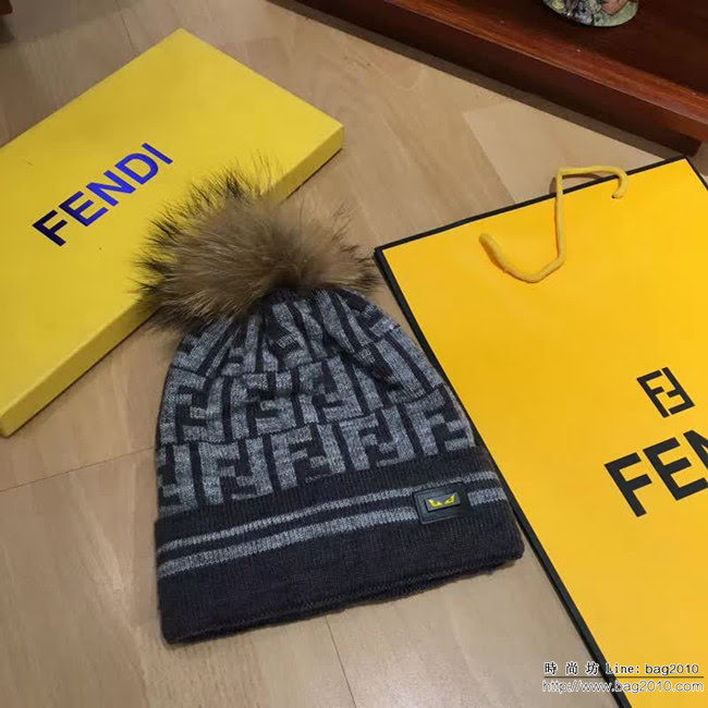 FENDI芬迪 秋冬新款 爆款簡單大氣 羊毛配狐狸毛球針織帽 LLWJ6196